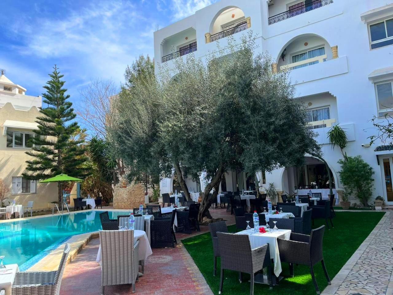 Hotel Romane Al-Hammamat Bagian luar foto